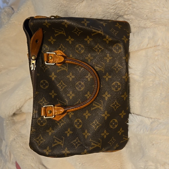 LV bag. - Picture 1 of 2
